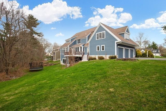 120 Cricket Ln, North Andover, MA 01845