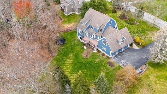 120 Cricket Ln, North Andover, MA 01845