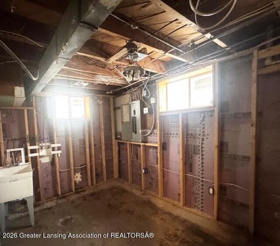 616 Glendale Avenue, Lansing, MI 48910