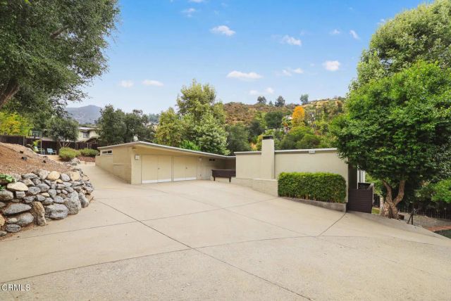 5148 Oakwood Avenue, La Canada Flintridge, CA 91011