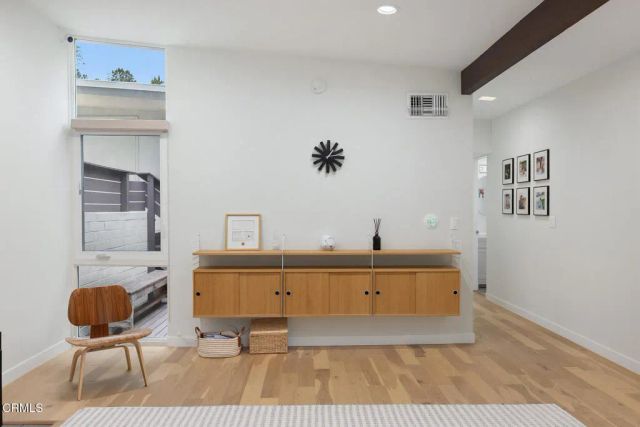 5148 Oakwood Avenue, La Canada Flintridge, CA 91011