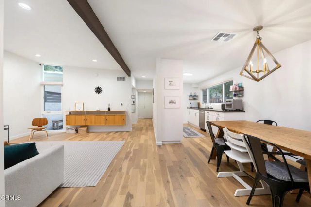 5148 Oakwood Avenue, La Canada Flintridge, CA 91011