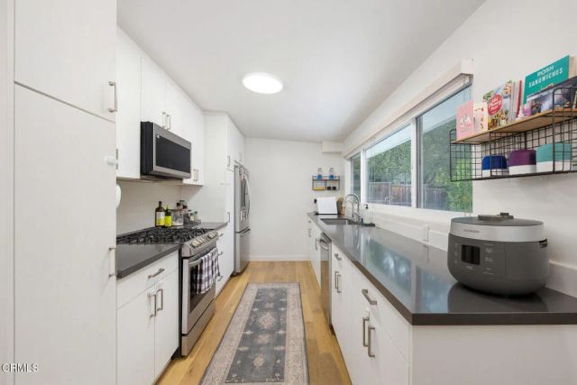 5148 Oakwood Avenue, La Canada Flintridge, CA 91011