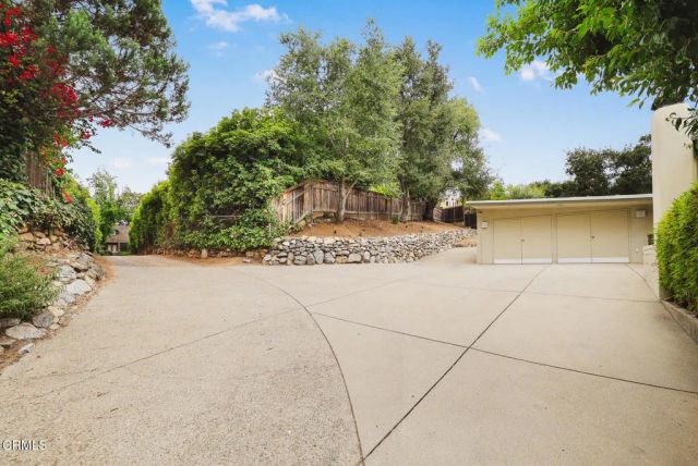 5148 Oakwood Avenue, La Canada Flintridge, CA 91011