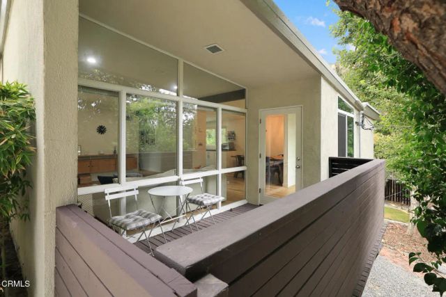 5148 Oakwood Avenue, La Canada Flintridge, CA 91011