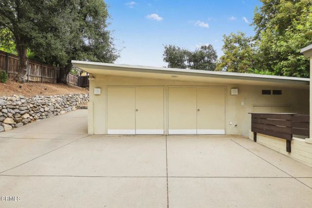 5148 Oakwood Avenue, La Canada Flintridge, CA 91011
