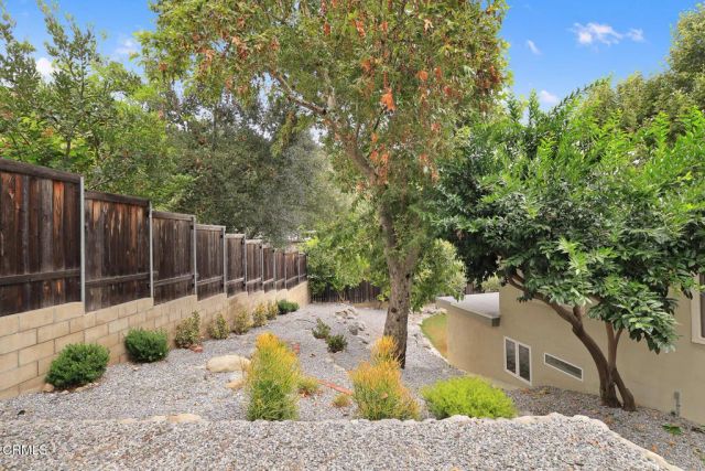 5148 Oakwood Avenue, La Canada Flintridge, CA 91011