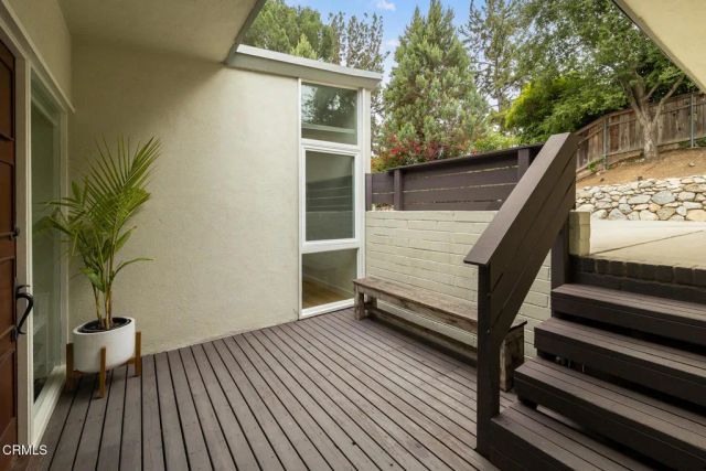 5148 Oakwood Avenue, La Canada Flintridge, CA 91011