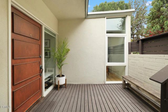 5148 Oakwood Avenue, La Canada Flintridge, CA 91011