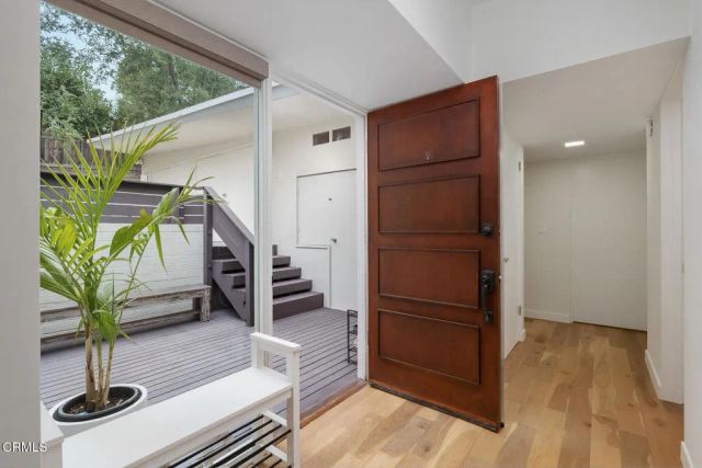 5148 Oakwood Avenue, La Canada Flintridge, CA 91011