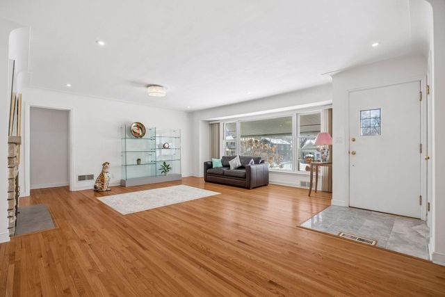 5616 Beard Avenue S, Edina, MN 55410