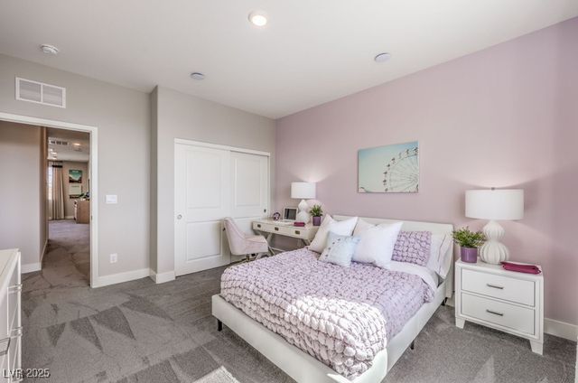 1194 Kaylis Cove Place 74, North Las Vegas, NV 89084