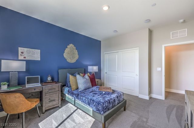 1194 Kaylis Cove Place 74, North Las Vegas, NV 89084