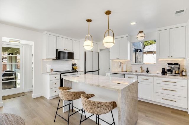 601 J St, Davis, CA 95616