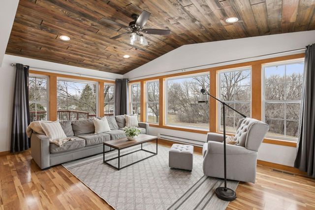 9016 66th Avenue N, Brooklyn Park, MN 55428