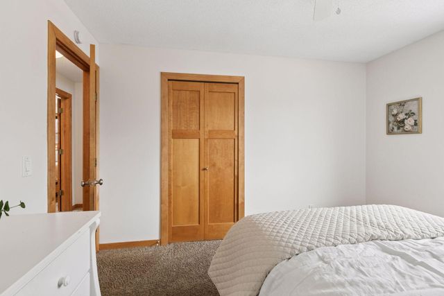9016 66th Avenue N, Brooklyn Park, MN 55428