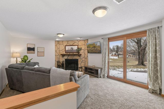 9016 66th Avenue N, Brooklyn Park, MN 55428