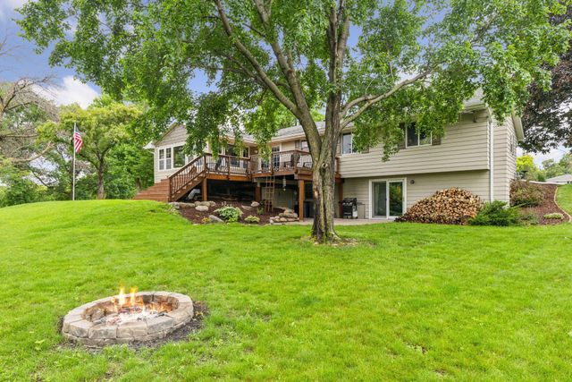 9016 66th Avenue N, Brooklyn Park, MN 55428