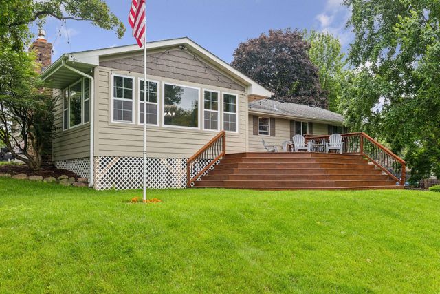 9016 66th Avenue N, Brooklyn Park, MN 55428