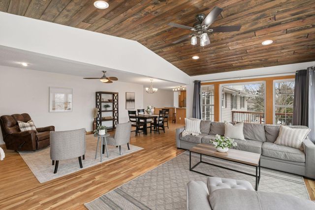 9016 66th Avenue N, Brooklyn Park, MN 55428
