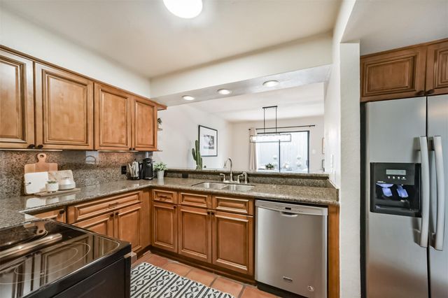 1914 Augusta Drive 1, Houston, TX 77057