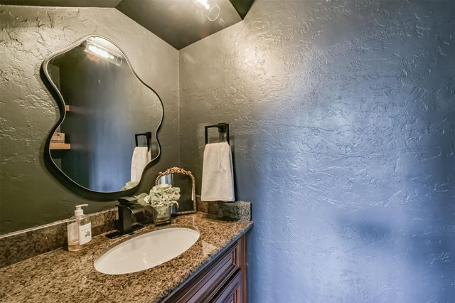 1914 Augusta Drive 1, Houston, TX 77057