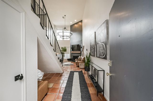 1914 Augusta Drive 1, Houston, TX 77057