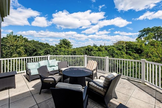 35 Commonwealth Ave 110, Newton, MA 02459