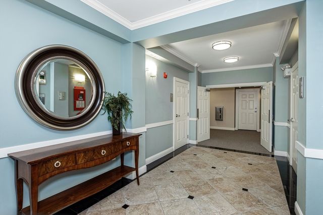 35 Commonwealth Ave 110, Newton, MA 02459