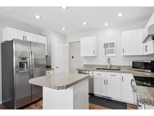 17891 Sw GEORGE Ct, Beaverton, OR 97078
