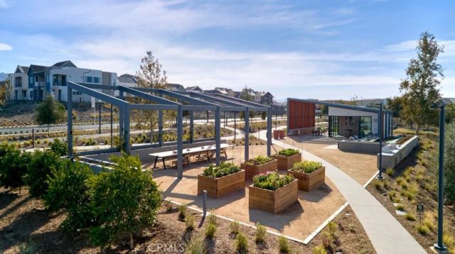 26832 Serif Place, Valencia, CA 91381