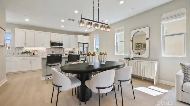 26832 Serif Place, Valencia, CA 91381