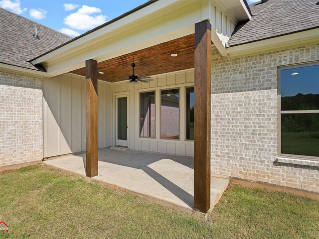 37 Turtle Creek Drive, Benton, LA 71006