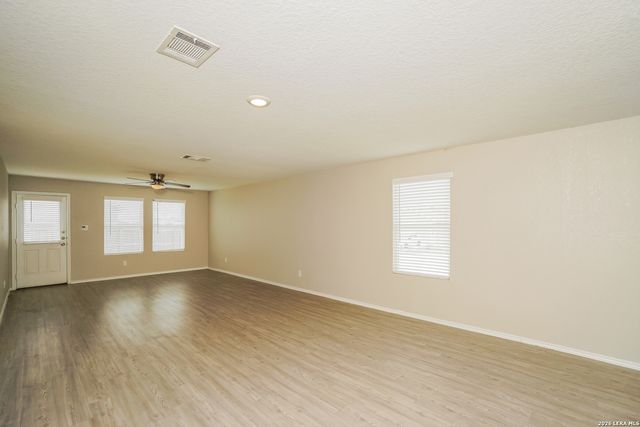 2402 Double Oak, New Braunfels, TX 78130