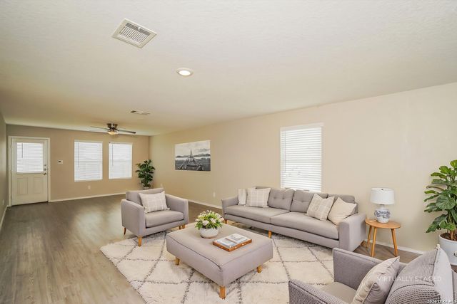 2402 Double Oak, New Braunfels, TX 78130