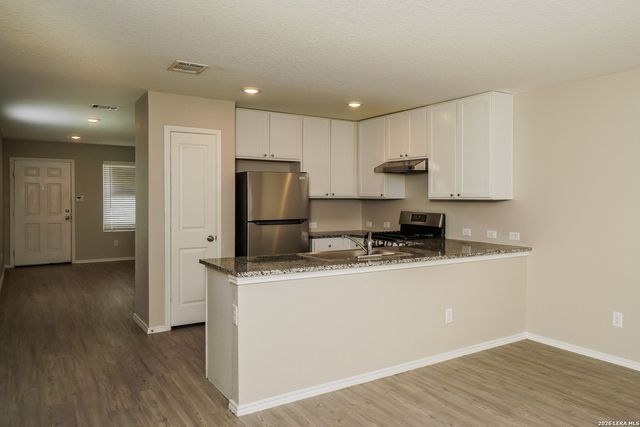 2402 Double Oak, New Braunfels, TX 78130