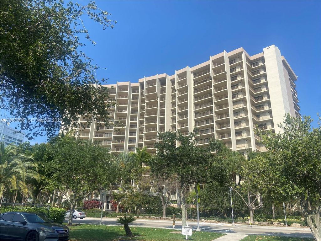 1800 S Ocean Blvd 301, Lauderdale By The Sea, FL 33062