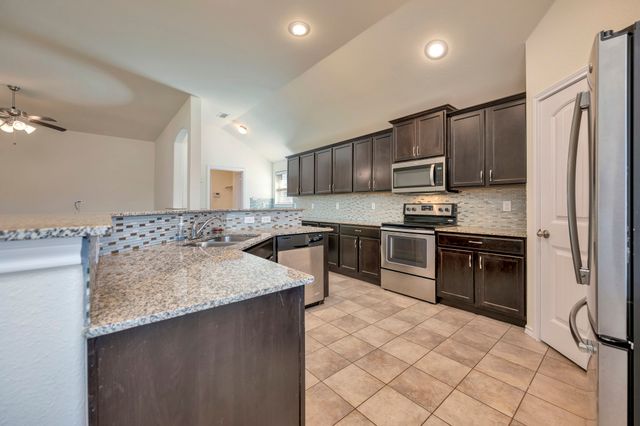 12024 Castleford Way, Fort Worth, TX 76036