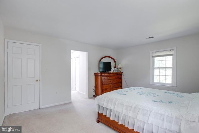 9720 ASPEN HOLLOW WAY, Fairfax, VA 22032