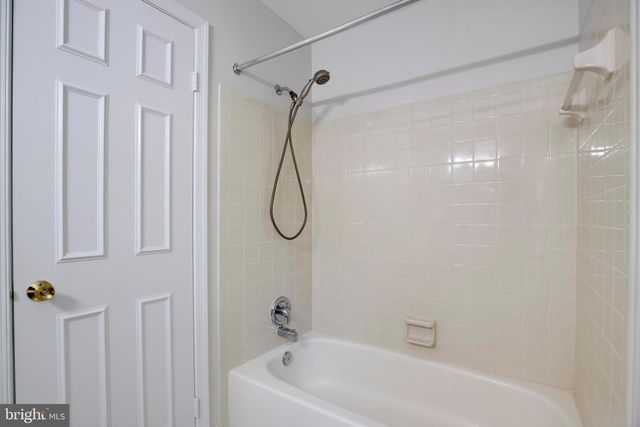 9720 ASPEN HOLLOW WAY, Fairfax, VA 22032