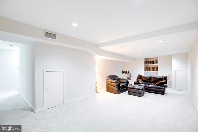 9720 ASPEN HOLLOW WAY, Fairfax, VA 22032