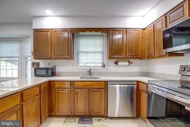 9720 ASPEN HOLLOW WAY, Fairfax, VA 22032