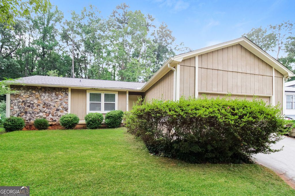858 Martin Road, Stone Mountain, GA 30088