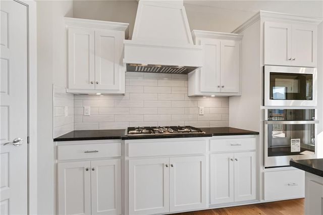 7001 NE 103rd Street, Kansas City, MO 64156