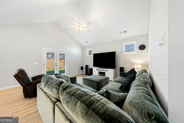 142 Fairview Station, Hartwell, GA 30643