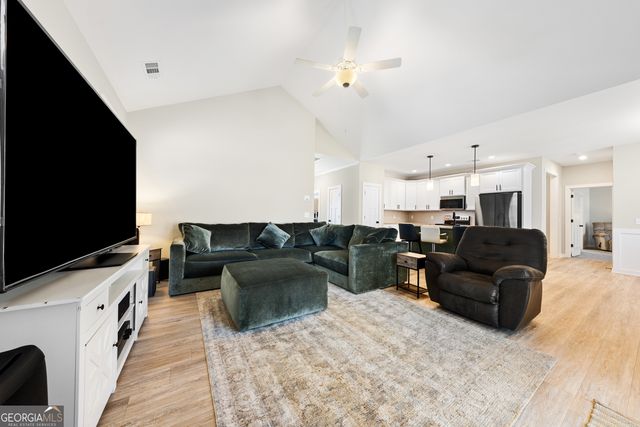 142 Fairview Station, Hartwell, GA 30643