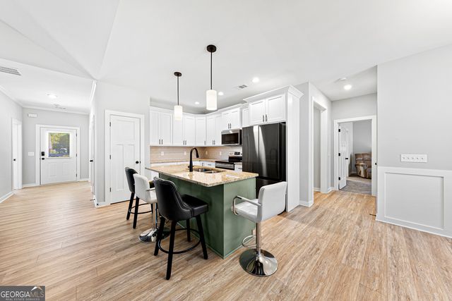 142 Fairview Station, Hartwell, GA 30643