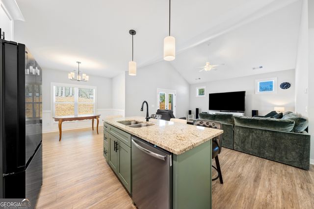 142 Fairview Station, Hartwell, GA 30643