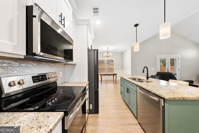 142 Fairview Station, Hartwell, GA 30643