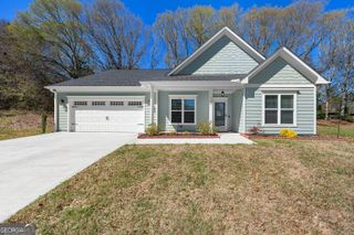 142 Fairview Station, Hartwell, GA 30643